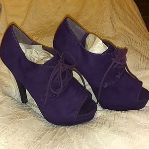 Lourdes Purple Booties New w/o tags